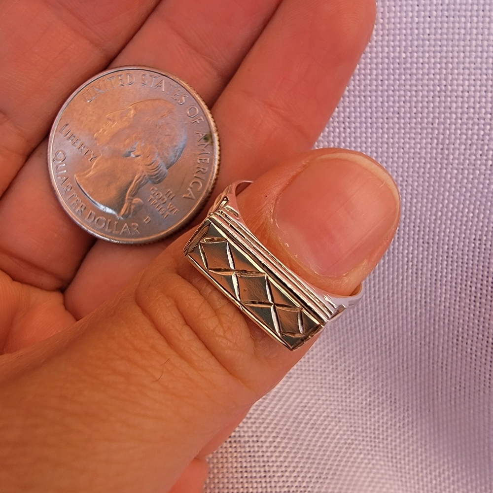 Quilted Silver Ring - Picture 3 of 3